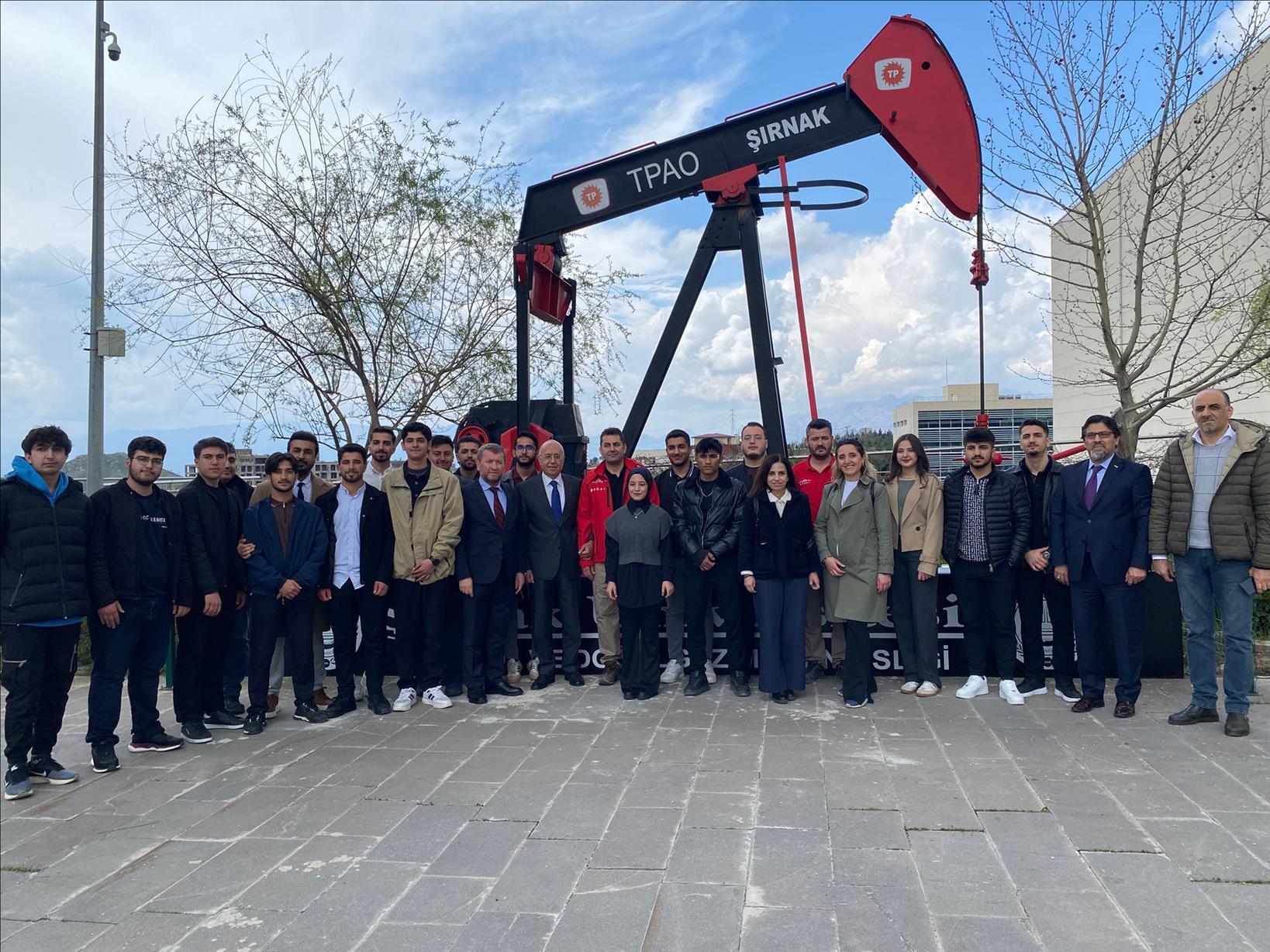 muhendislikte-uygulamali-egitim-gucu-sucker-rod-pump-sistemi