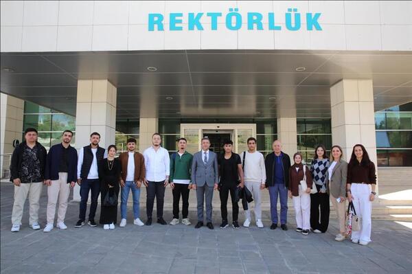 rektorumuz-prof-dr-abdurrahim-alkis-petrol-ve-dogalgaz-muhendisligi-bolumu-ogrencileri-ile-tanism